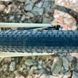 Hutchinson-Caracal-gravel-tyre-top-tread