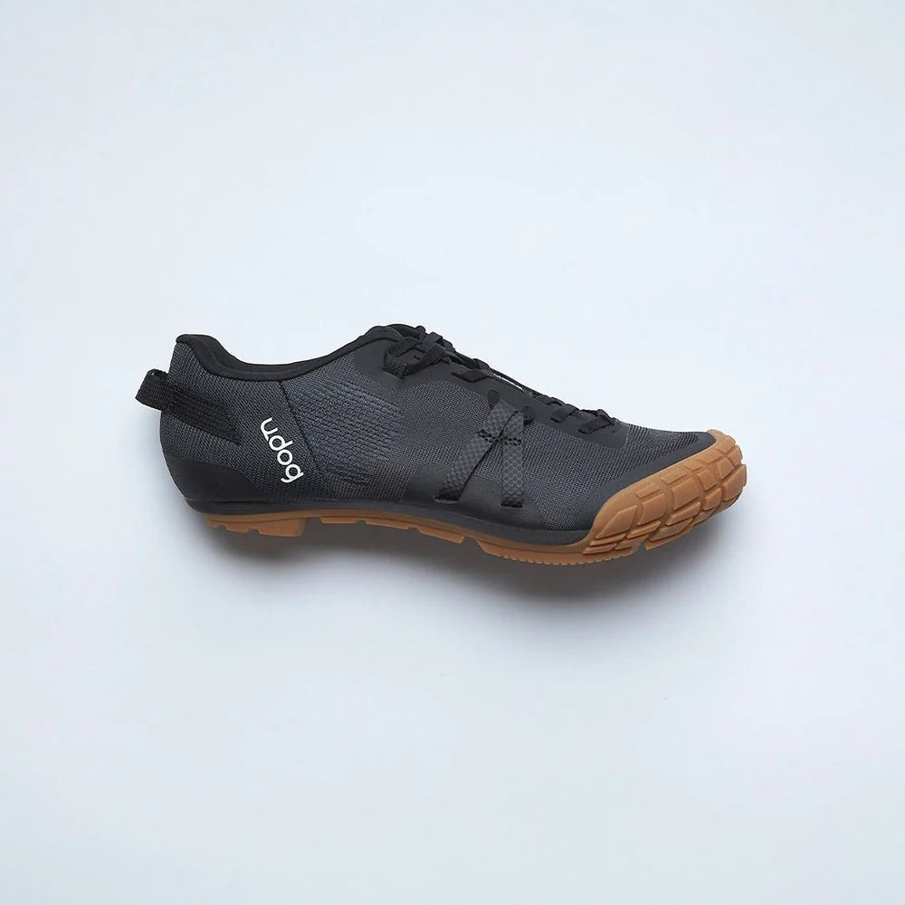 ウェア UDOG  DISTANZA CARBON Cinder Black EU42 Udog Distanza Carbon in Cinder Black – DSTNC